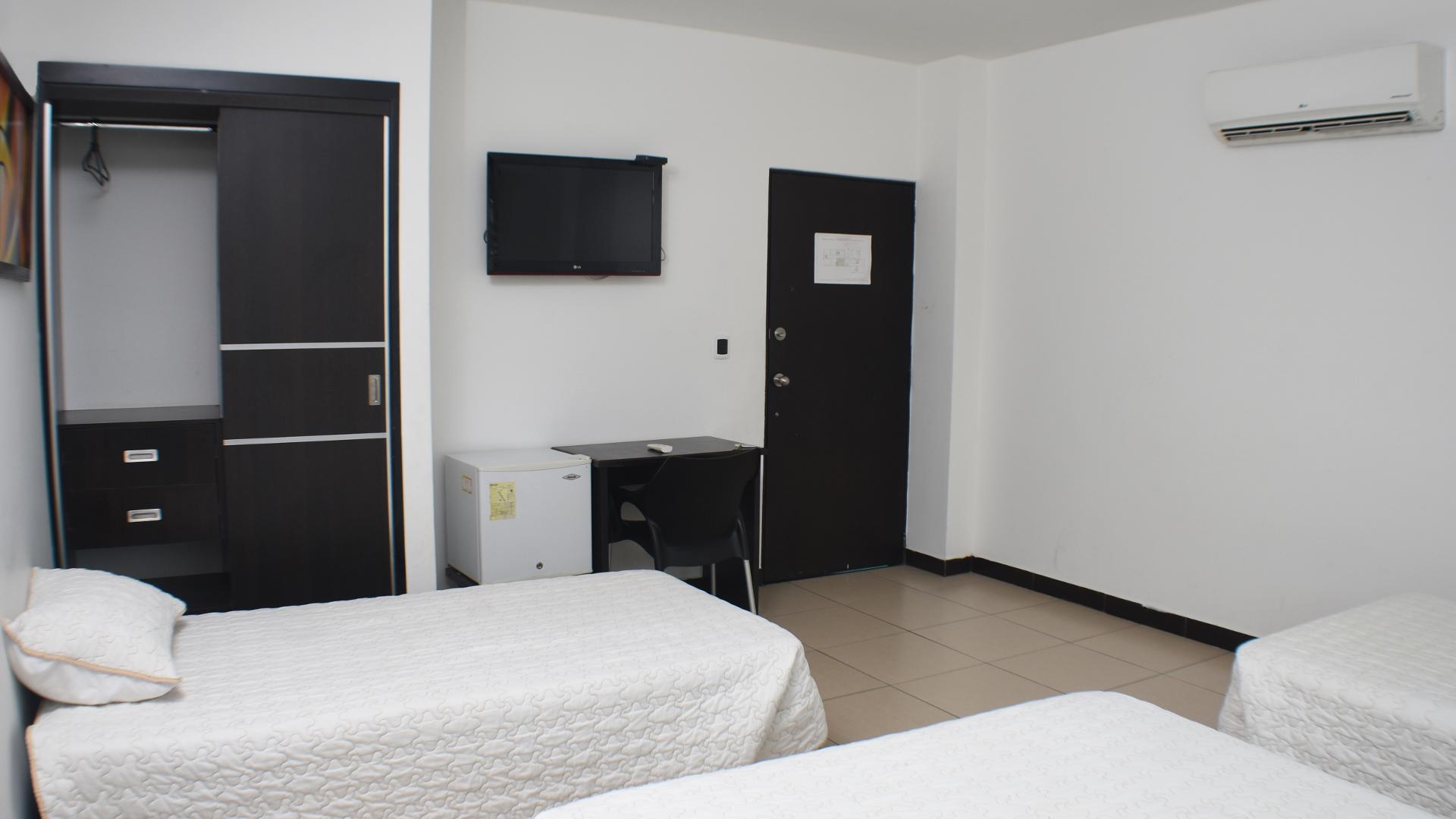 Hotel Internacional Sanbara | Habitaci&oacute;n Triple