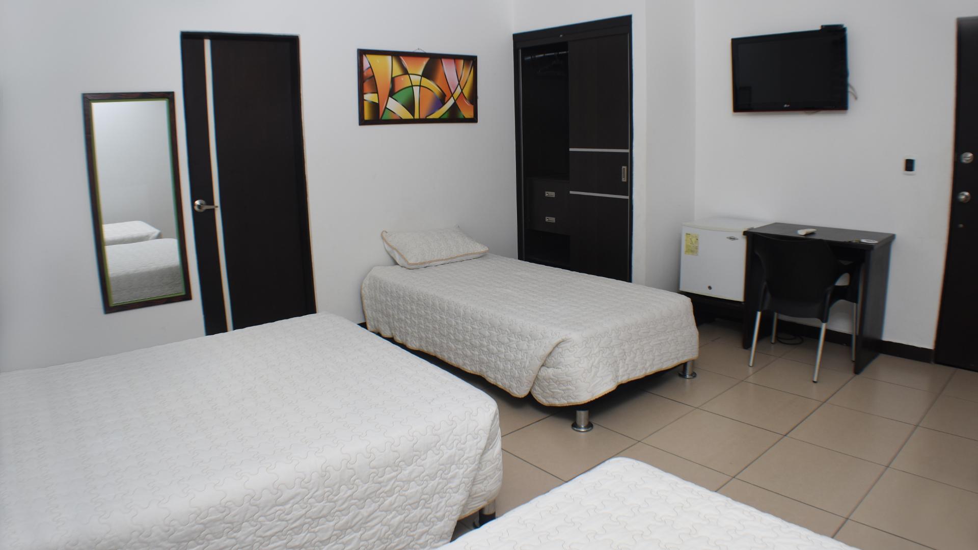 Hotel Internacional Sanbara | Habitaci&oacute;n Triple